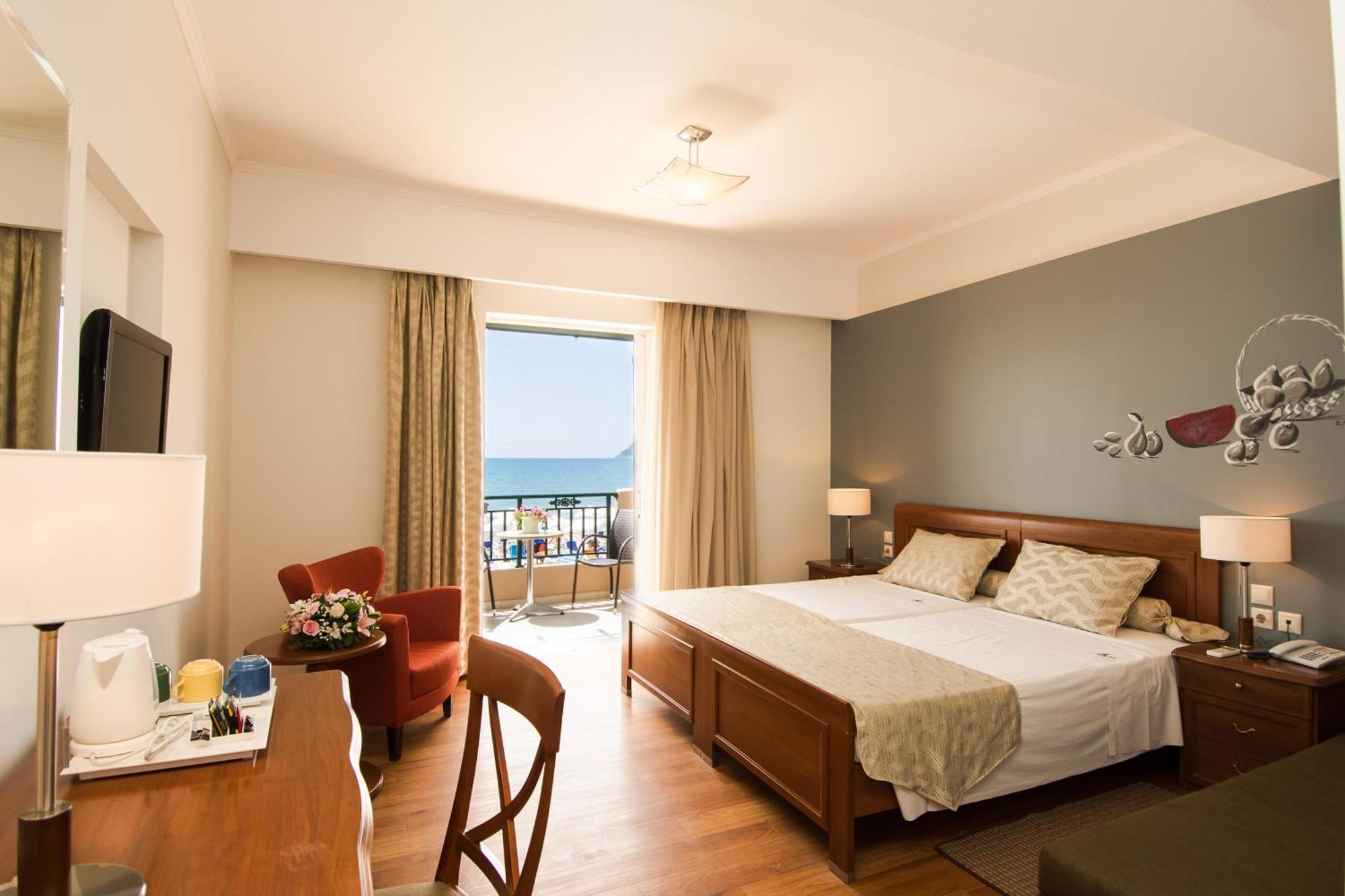 לגאנאס Mediterranean Beach Resort מראה חיצוני תמונה
