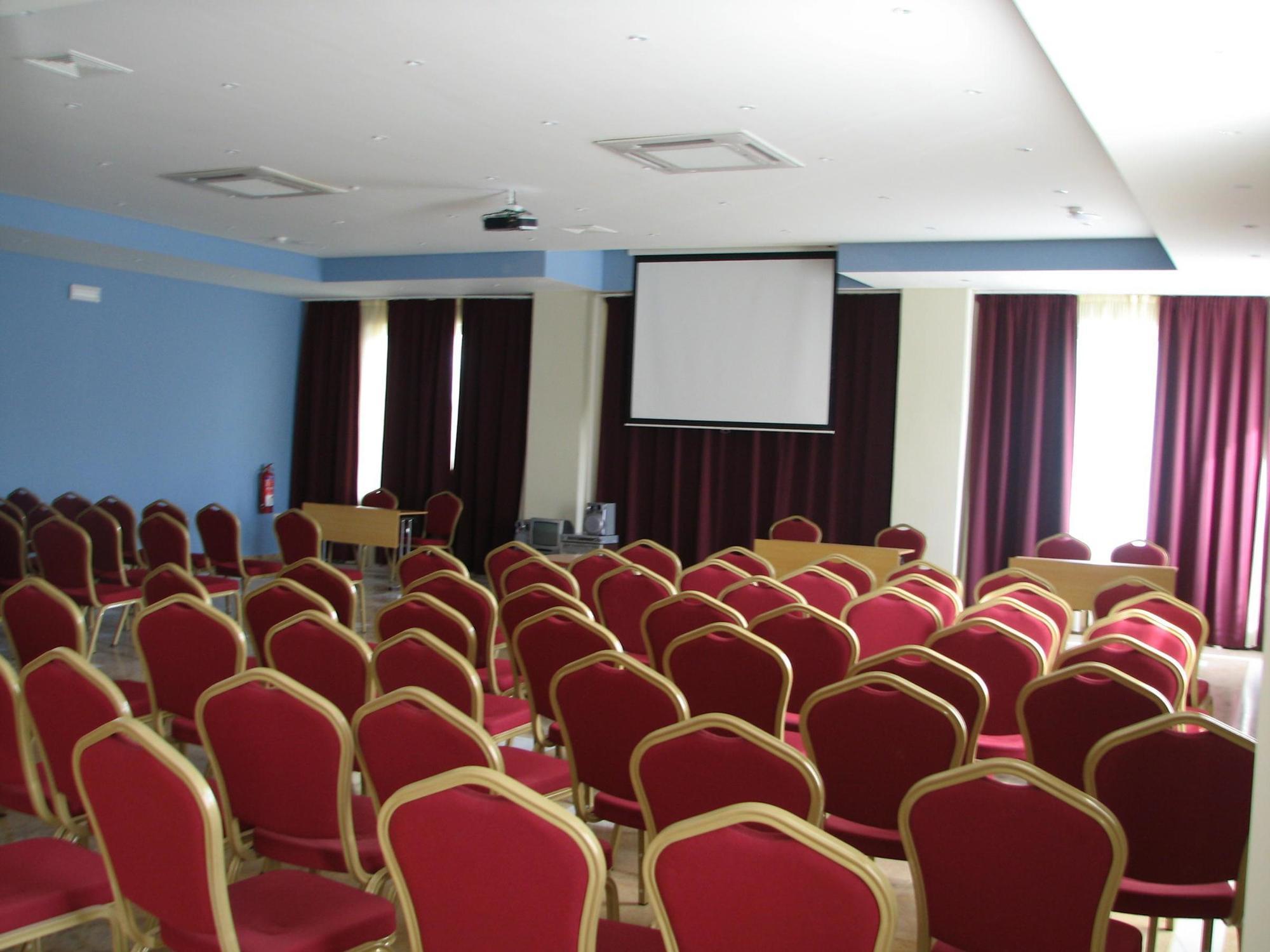 לגאנאס Mediterranean Beach Resort מראה חיצוני תמונה