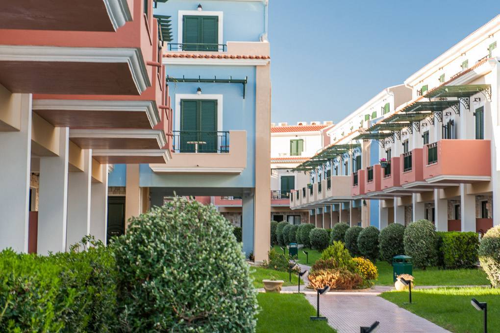 לגאנאס Mediterranean Beach Resort מראה חיצוני תמונה
