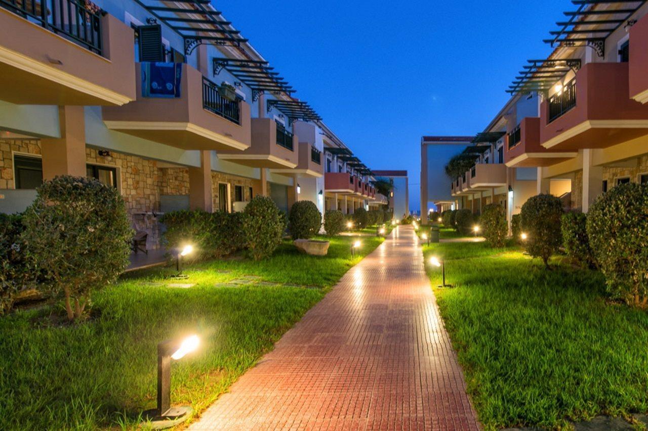 לגאנאס Mediterranean Beach Resort מראה חיצוני תמונה