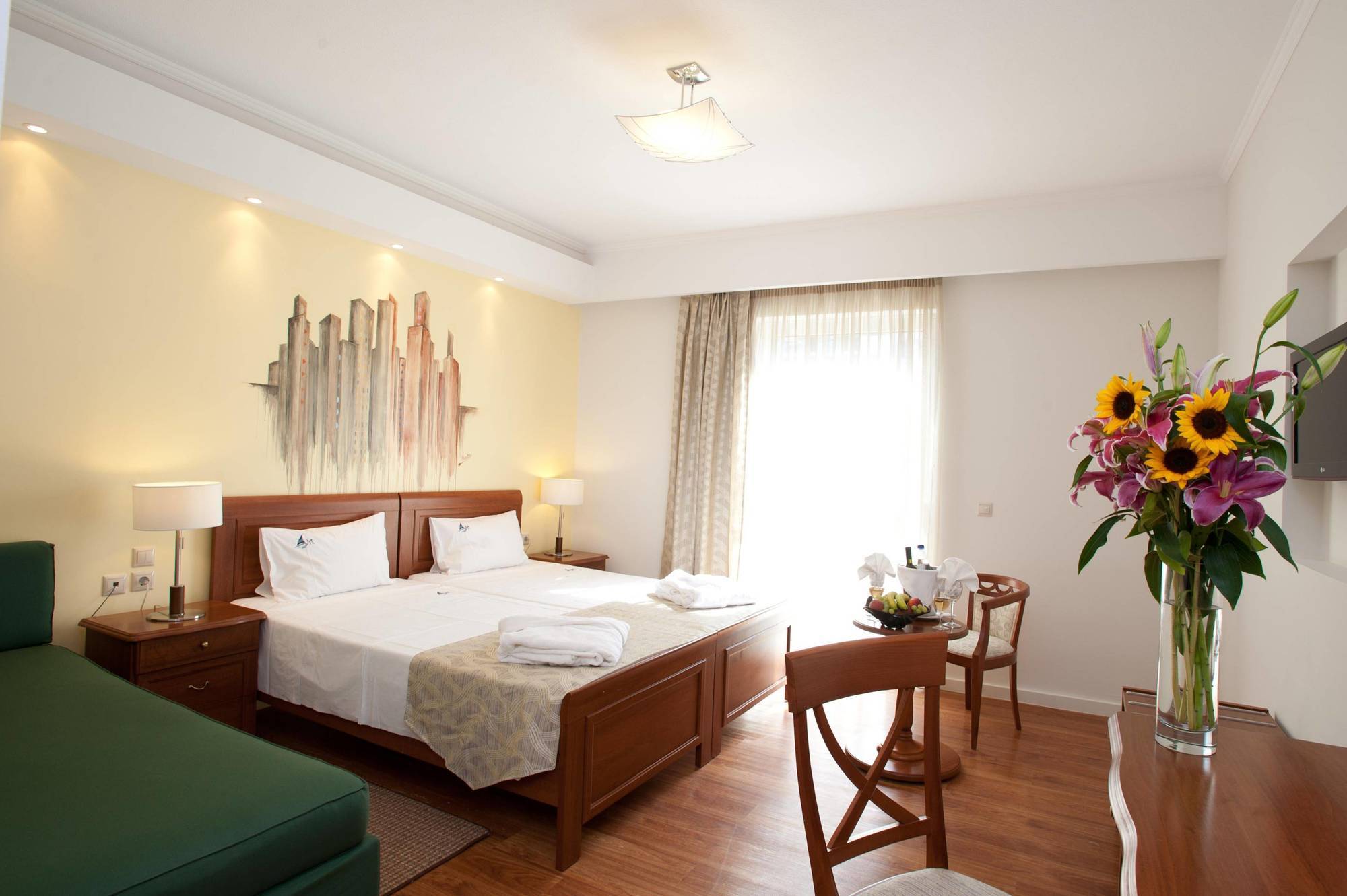 לגאנאס Mediterranean Beach Resort מראה חיצוני תמונה