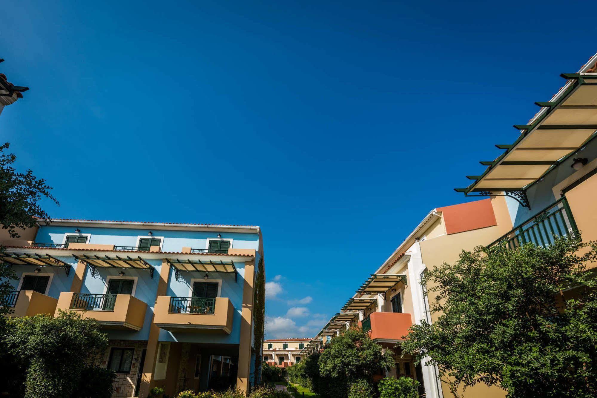 לגאנאס Mediterranean Beach Resort מראה חיצוני תמונה