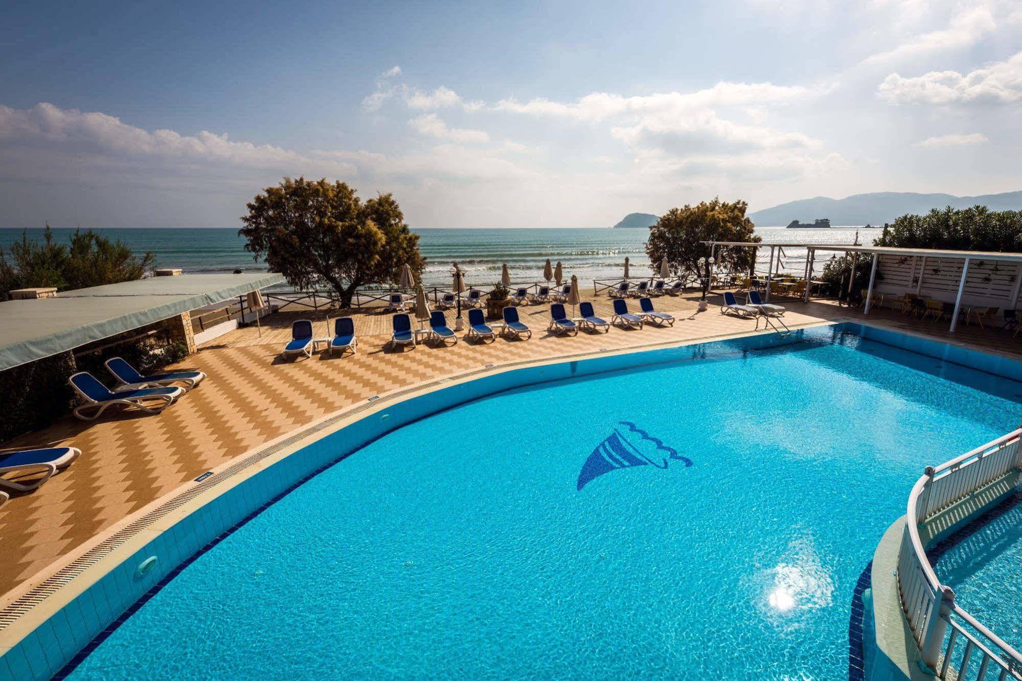 לגאנאס Mediterranean Beach Resort מראה חיצוני תמונה