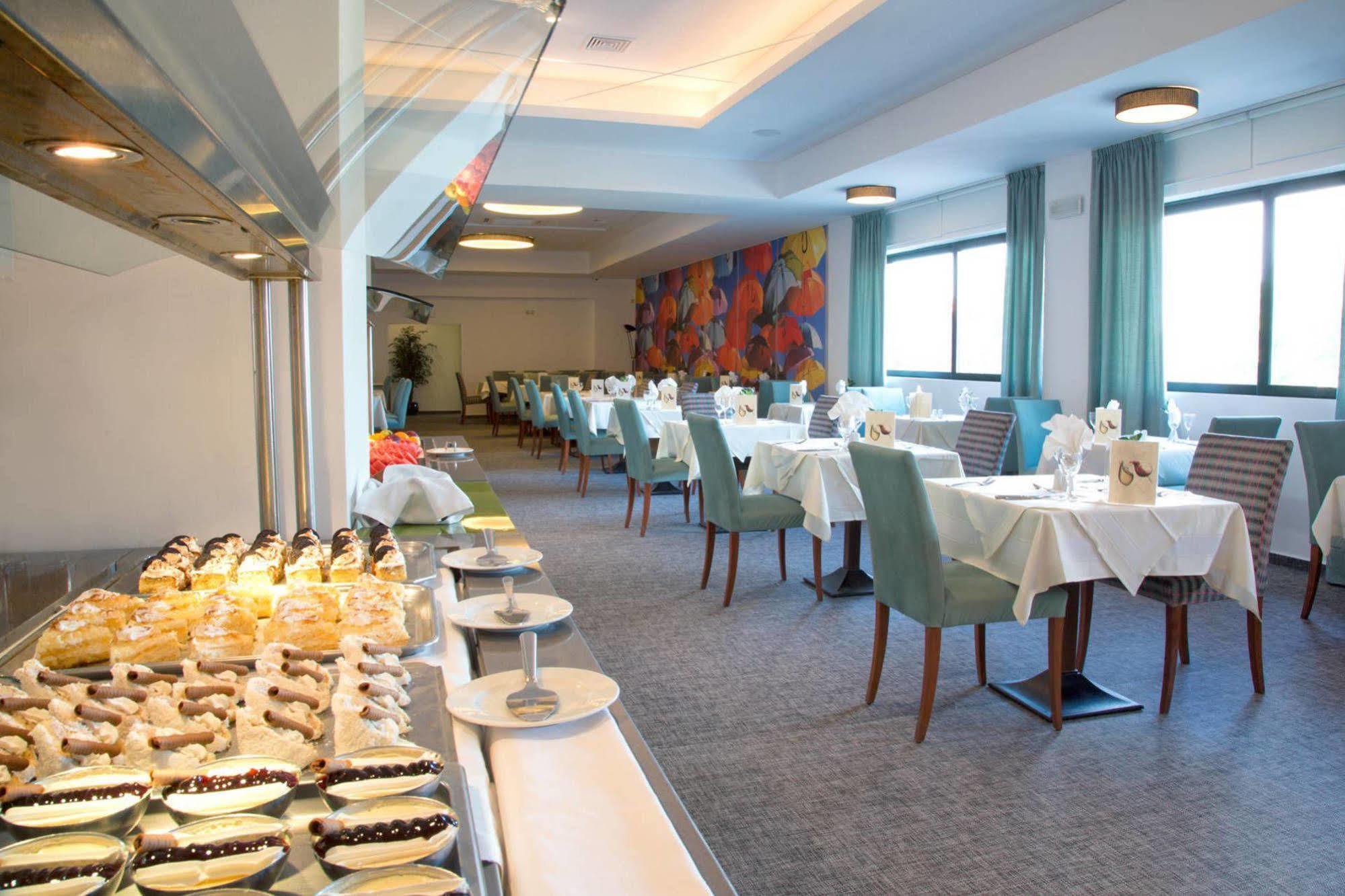 לגאנאס Mediterranean Beach Resort מראה חיצוני תמונה