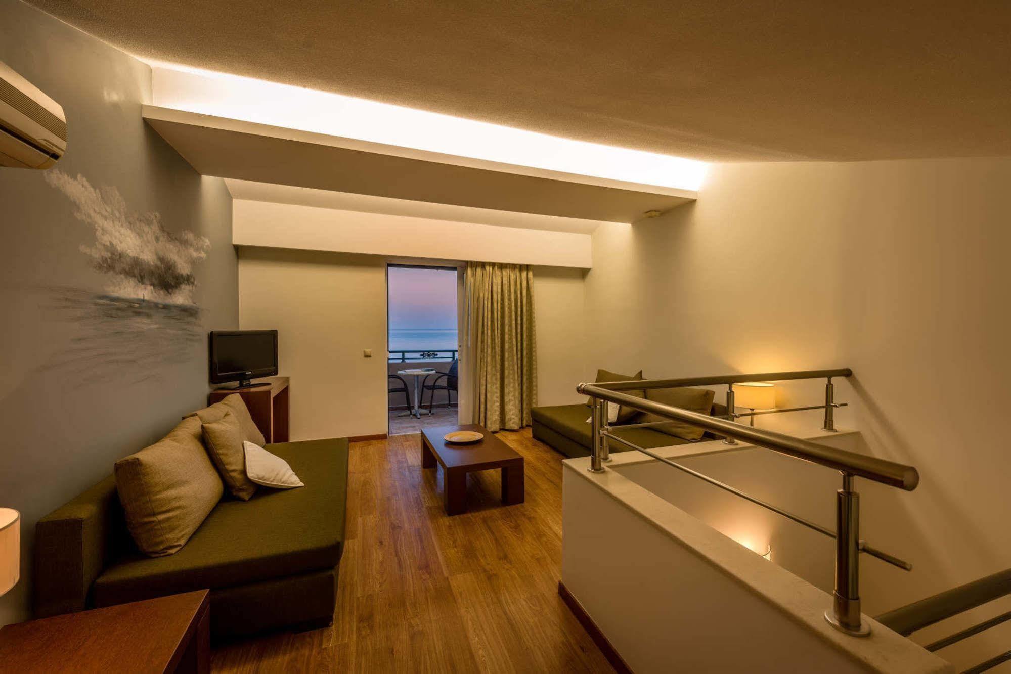 לגאנאס Mediterranean Beach Resort מראה חיצוני תמונה