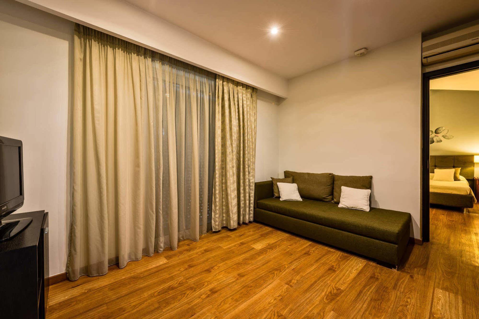 לגאנאס Mediterranean Beach Resort מראה חיצוני תמונה