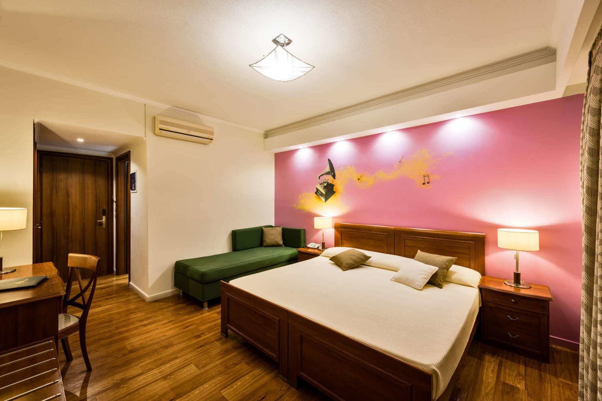 לגאנאס Mediterranean Beach Resort מראה חיצוני תמונה